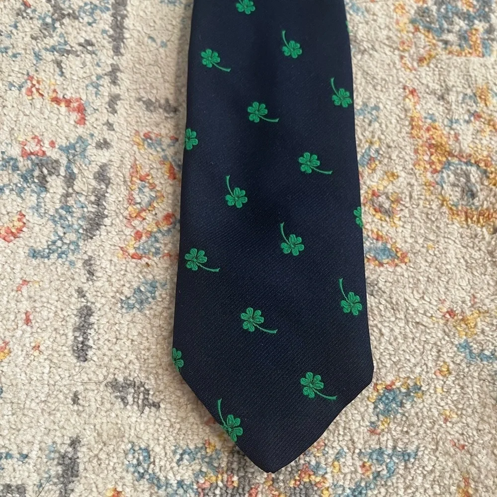 Cape Cod Neckwear four leaf clover navy tie